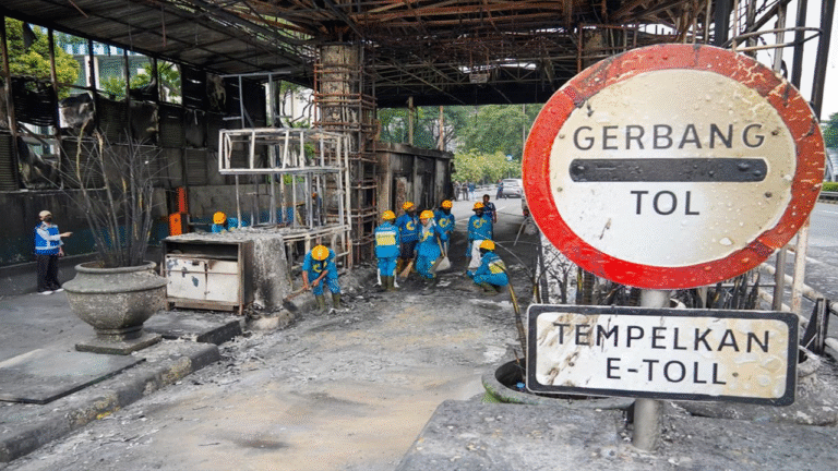Gerbang Tol Dalam Kota Ditutup Pagi Ini