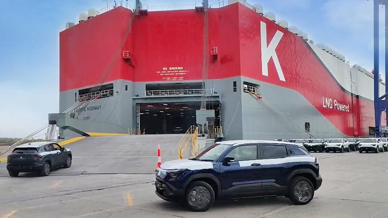 Ekspor Perdana Mobil Listrik e Vitara