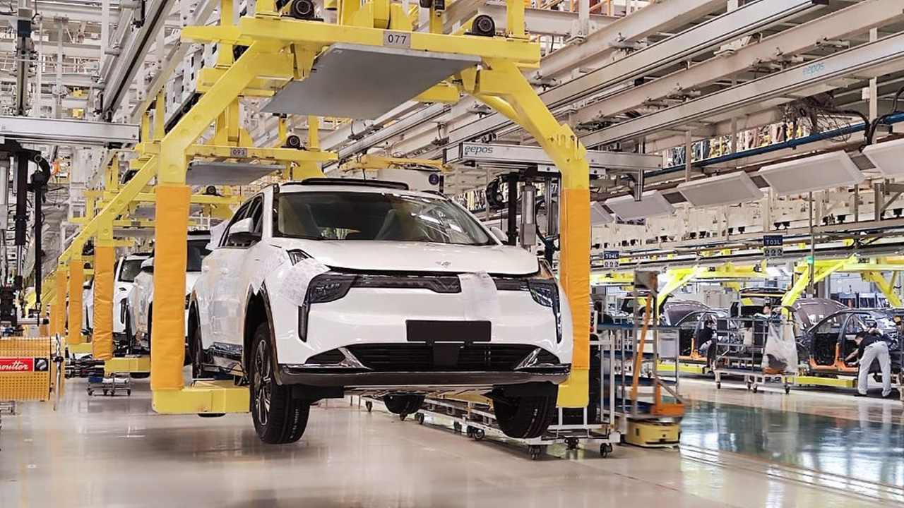 Produsen Mobil Jepang Tak Terburu-Buru Menyamai Laju Mobil Listrik China