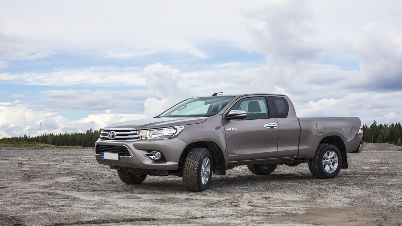 Harga Bekas Toyota Hilux Tetap Stabil, Pikap Kabin Ganda Masih Diburu
