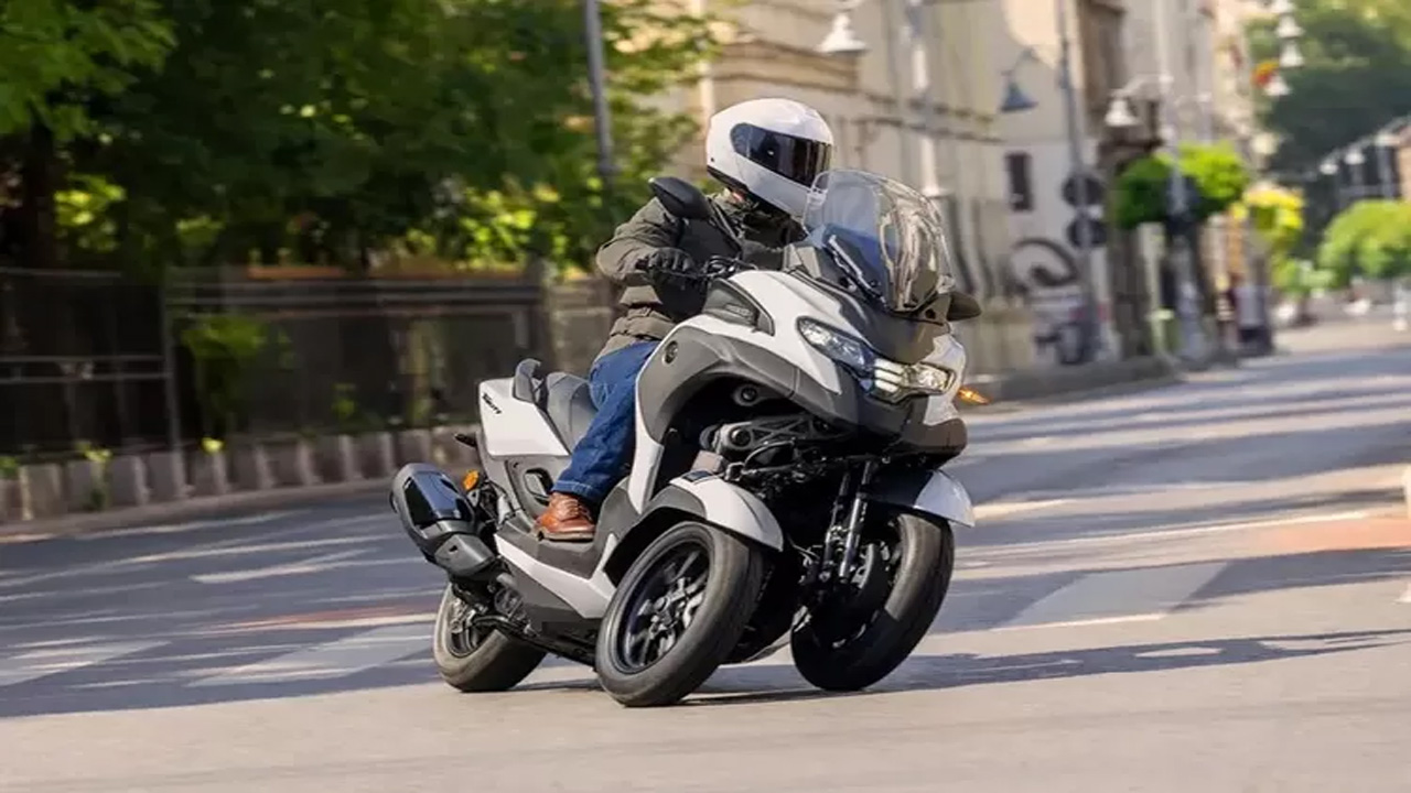 Yamaha Tricity 300 2026 Resmi Hadir, Skutik Tiga Roda dengan Teknologi Airbag Pertama di Dunia