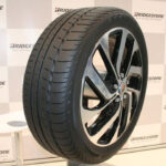 Kenapa Ban Mobil Listrik Lebih Mahal? Ini Bukan Sekadar Label EV