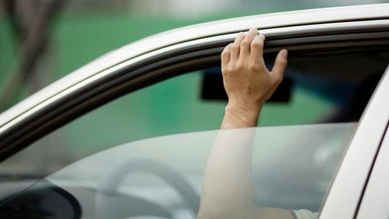 Pemilik Mobil Hybrid Harus Perhatikan Kebiasaan Membuka Kaca Saat Berkendara